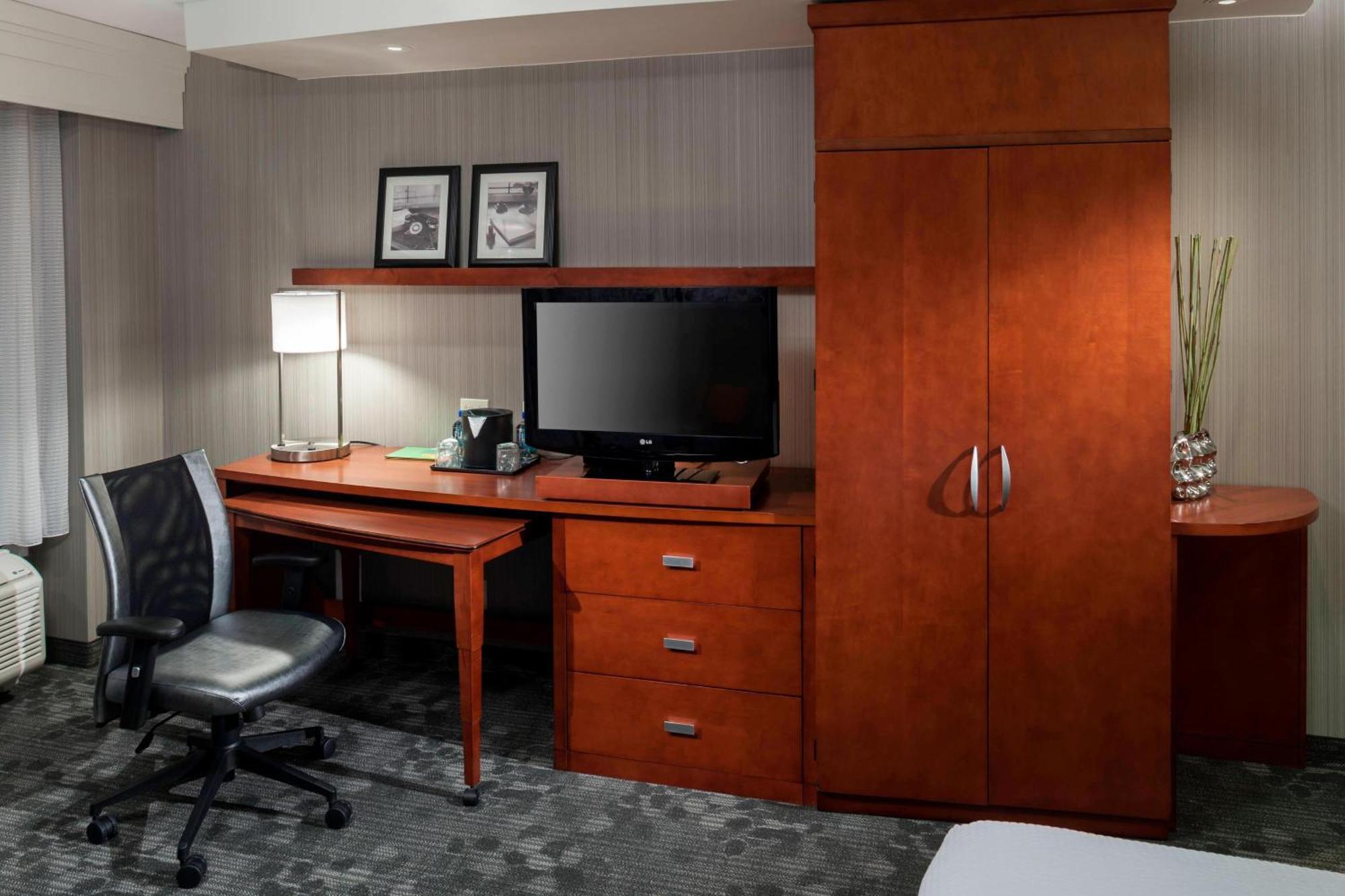 Courtyard By Marriott Seattle Kirkland Hotel Buitenkant foto